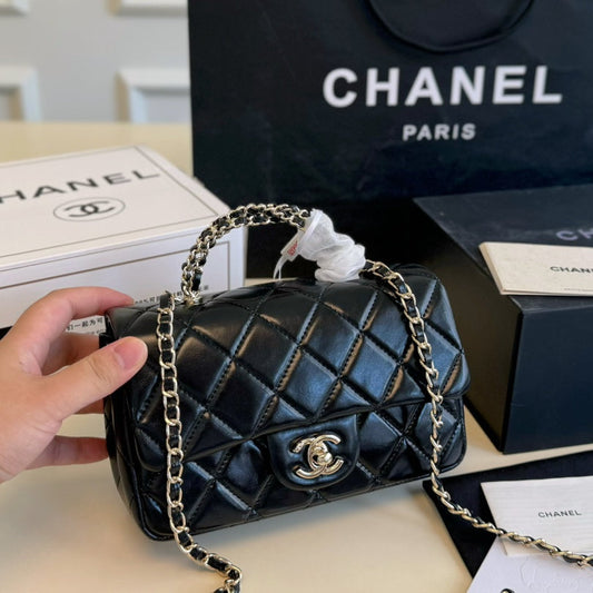 Classic Chain Shoulder Bag